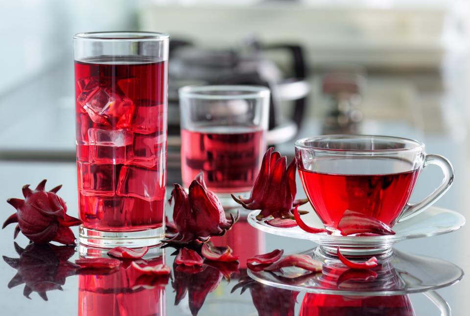 Hàm lượng acid có trong hoa Hibiscus giúp trung hòa lượng cồn, làm dịu nhanh cơn say (Ảnh: sưu tầm)