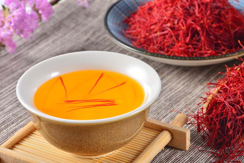 uống trà gì dễ ngủ - Saffron