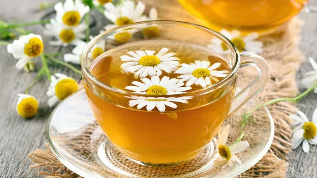 uống trà gì dễ ngủ - trà hoa cúc