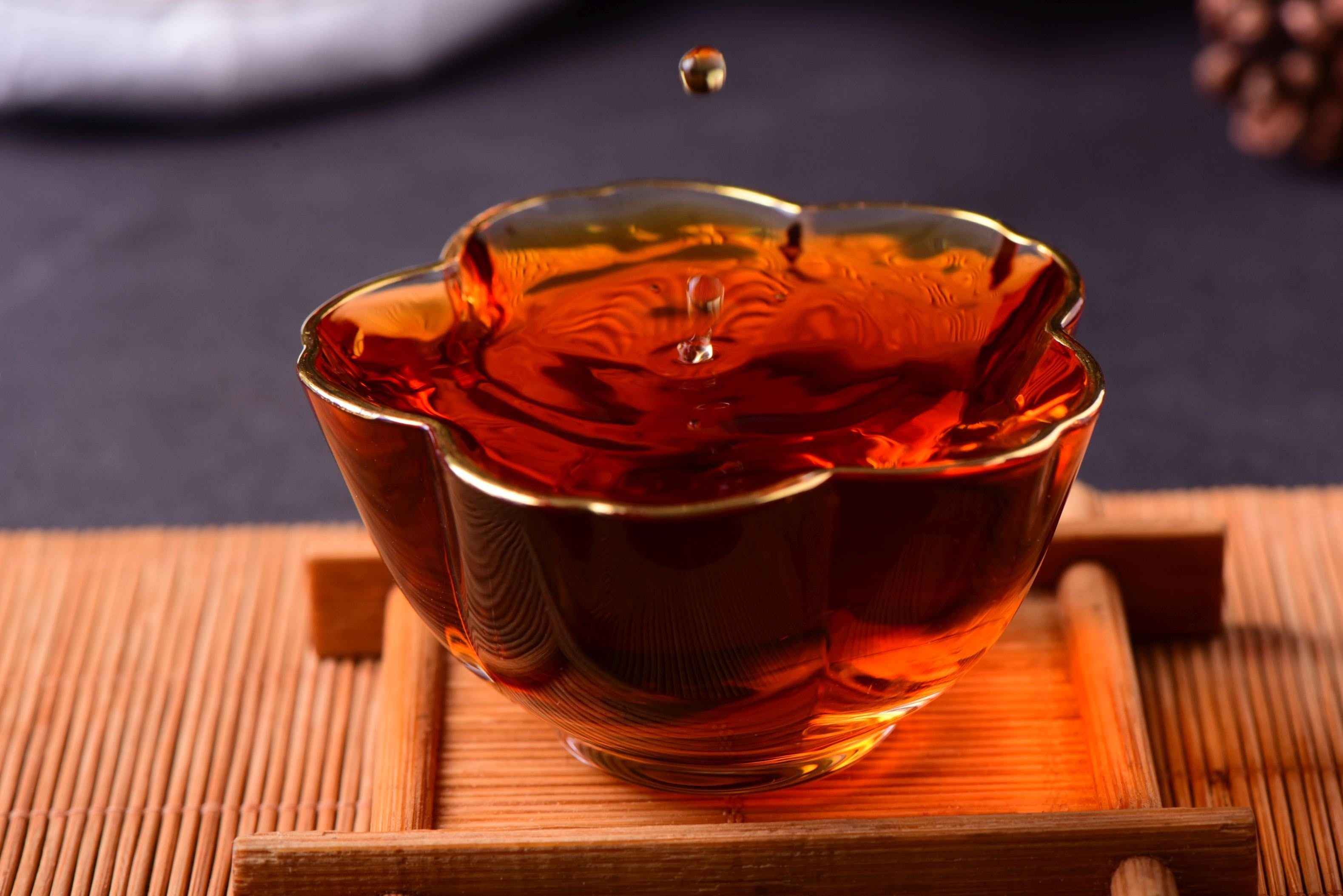 uống trà phổ nhĩ có tác dụng bổ sung năng lượng