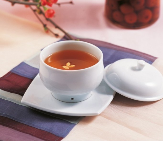 Trà mận mật ong (Kkul Maesil-Cha) có hương vị đặc sắc là một trong những thức uống truyền thống của Hàn Quốc (Ảnh: sưu tầm)