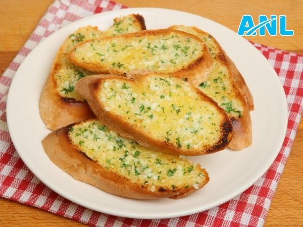 Bánh mì bơ tỏi là gì