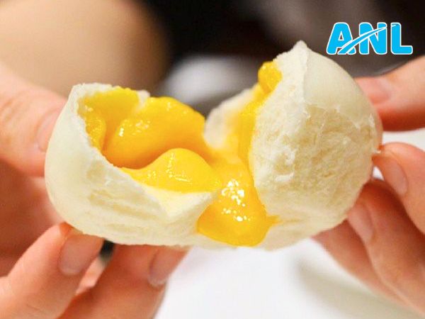 Nhân bánh bao kim sa làm từ bột trứng muối