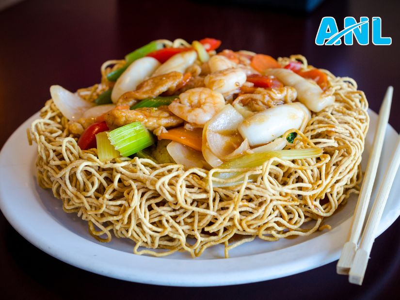 Mì xào giòn hải sản sốt đặc biệt