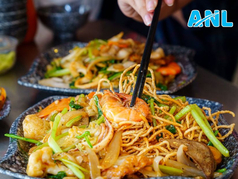 Mẹo làm mì xào giòn hải sản thơm ngon