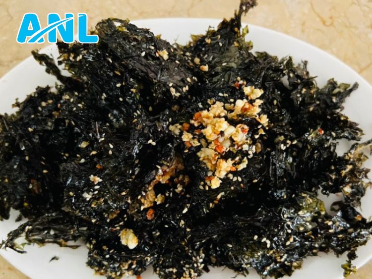 Chuẩn bị nguyên liệu làm rong biển cháy tỏi