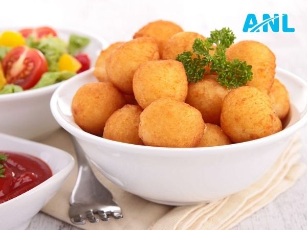 So sánh cheese ball tự làm tại nhà và nhập sẵn
