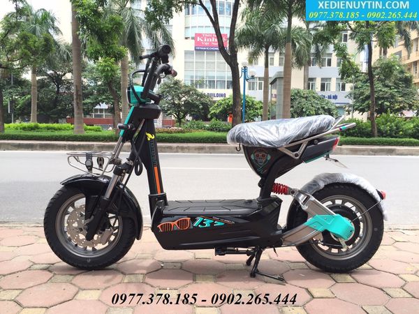 So sánh xe điện Giant 133DS và Giant Osakar S8