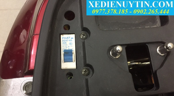 Cầu chì ắc quy xe đạp điện