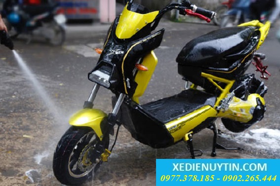Cách rửa xe đạp điện 01