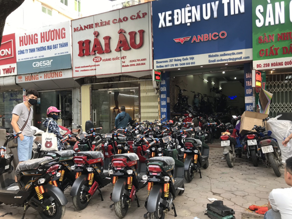 Cửa hàng bán xe điện ở Cầu Giấy