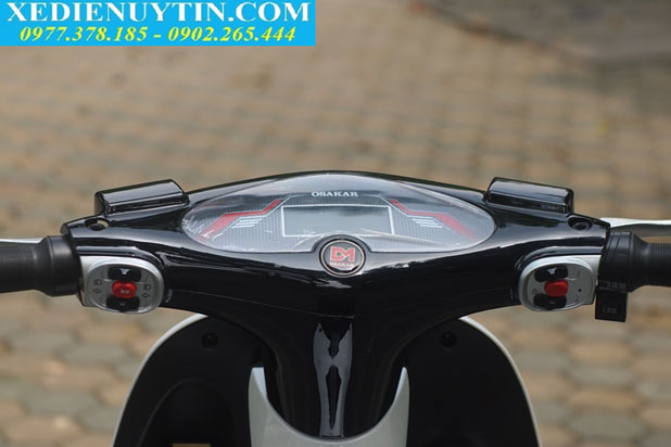 Xe máy điện Gogoro Osakar mặt đồng hồ