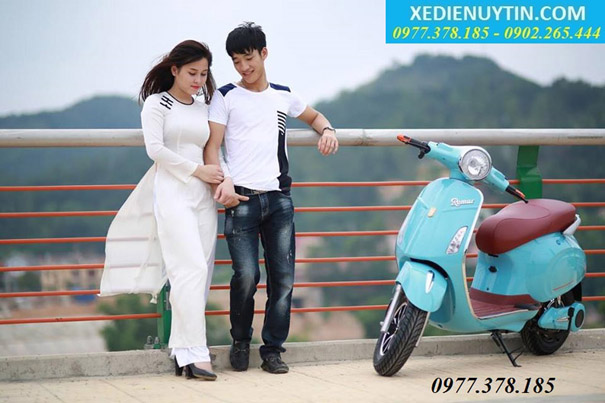 Xe máy điện Vespa Roma mầu xanh