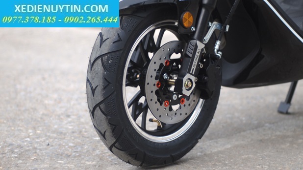 Xe máy điện Titan V5