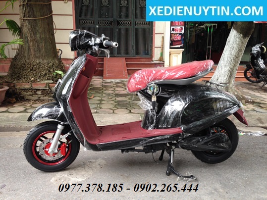 Xe máy điện Vespa 946 mầu đen mới