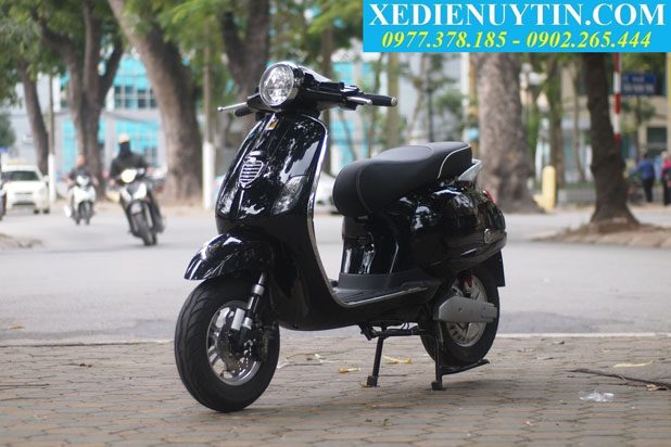 Xe máy điện Vespa lx150 đen bóng