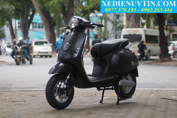 Xe máy điện Vespa lx150 mầu đen sần