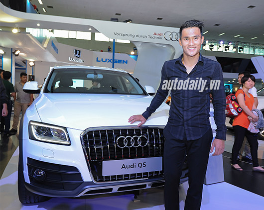 Công Vinh giản dị bên dàn xe sang Audi