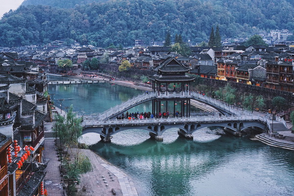 Cảnh đẹp mê mẩn của Phượng Hoàng cổ trấn, Trung Quốc