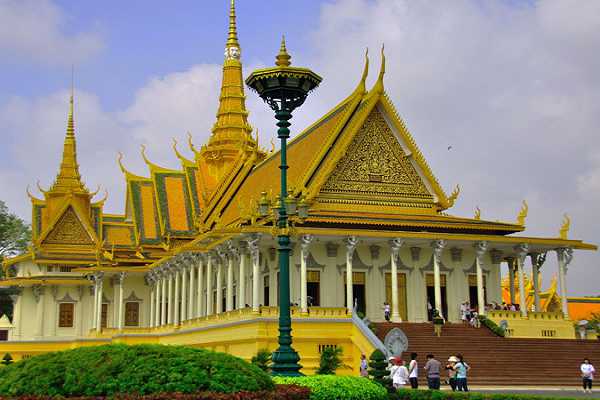 Cung dien Hoang Gia - Du  lich Campuchia