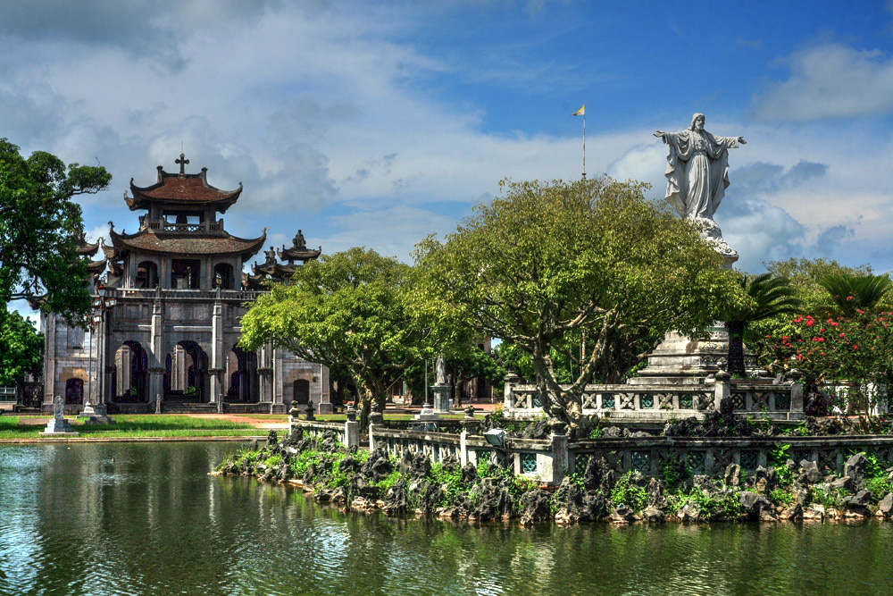 Nhà thờ đá Phát Diệm: