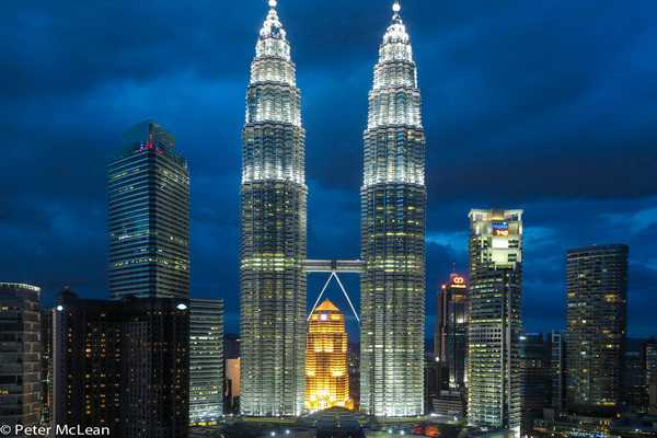 Thap doi Petronas - Du lich Malaysia