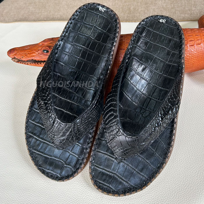 Dép kẹp da cá sấu màu đen