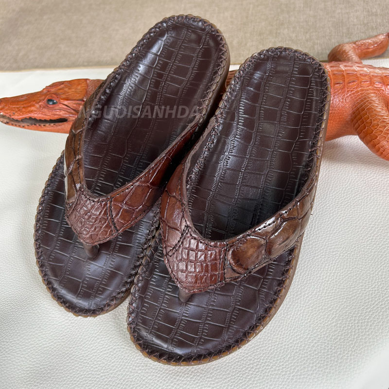 Dép kẹp da cá sấu màu nâu