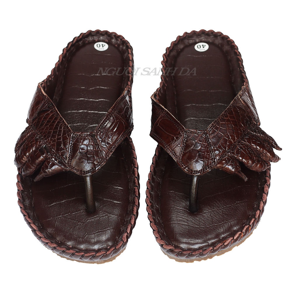 Dép kẹp màu nâu đan viền da cá sấu thật Người Sành Da