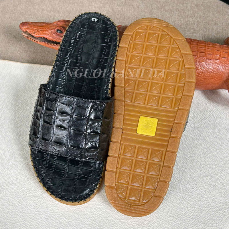 Đế dép da cá sấu