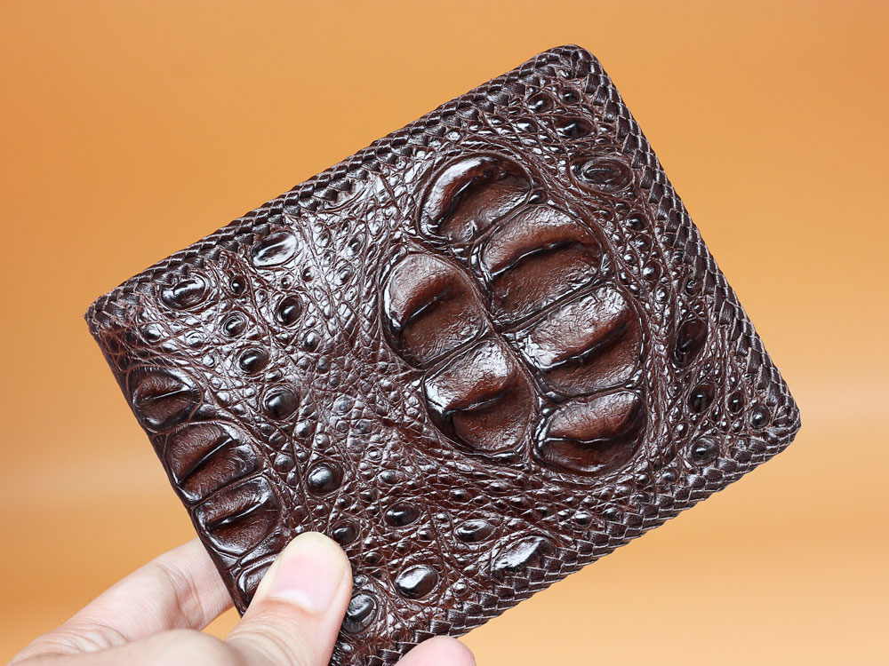 Ví da cá sấu đan viền màu nâu