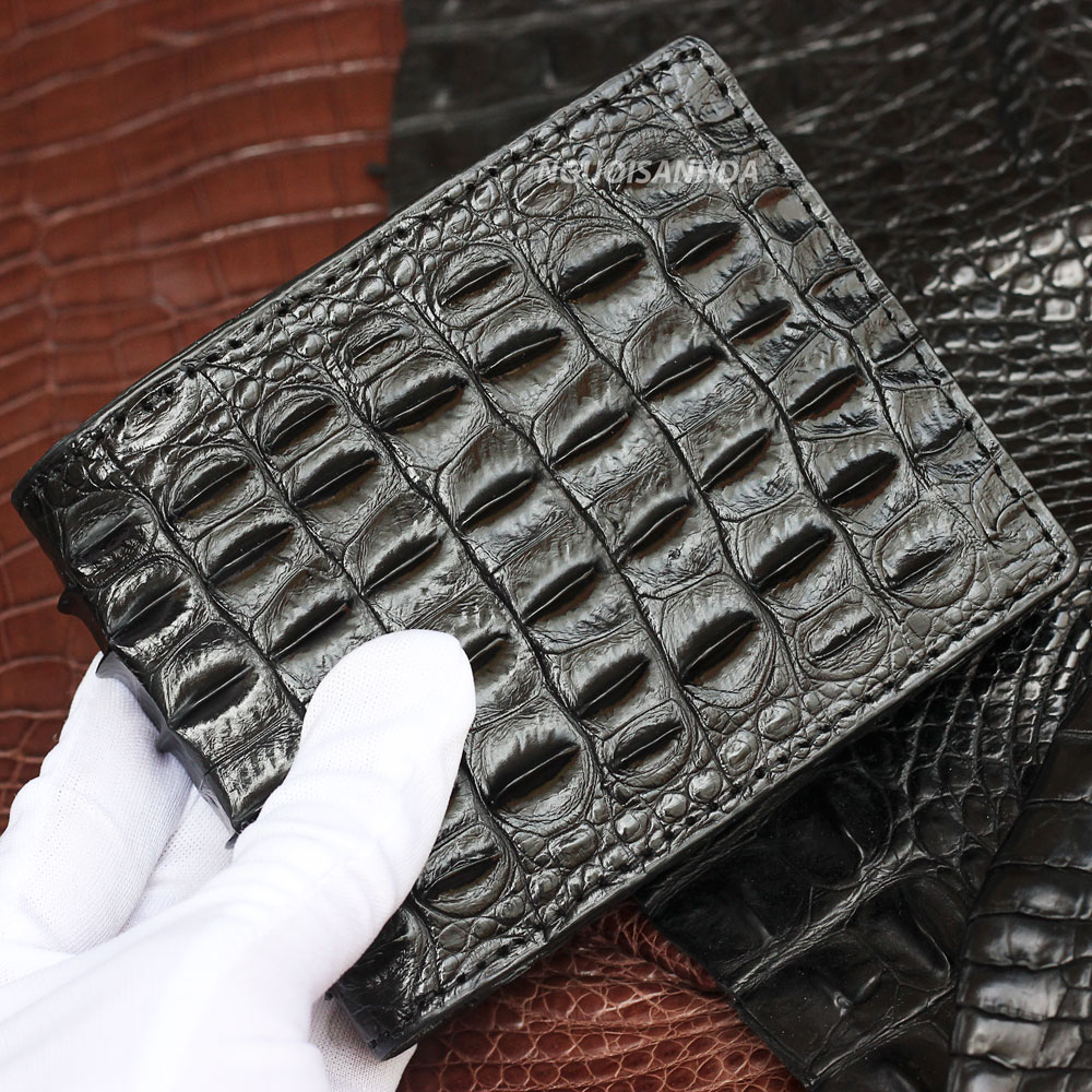 Ví nam da cá sấu màu đen