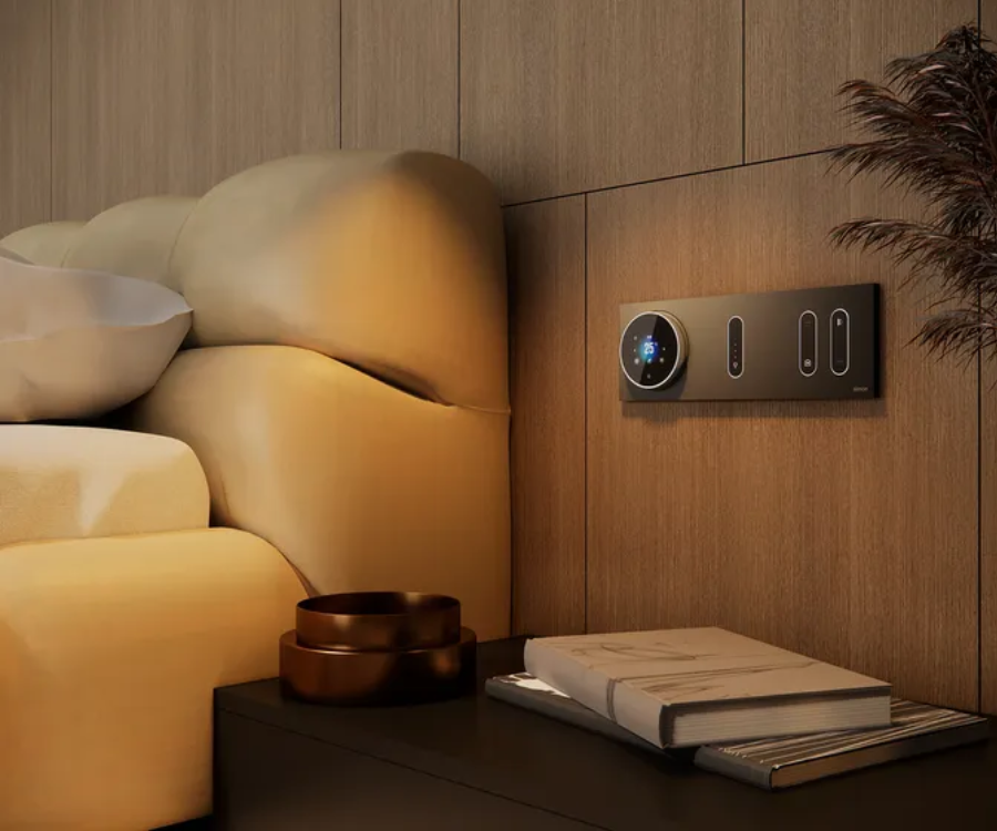 Simon S20- Công tắc ổ cắm mặt vuông khung kim loại 1