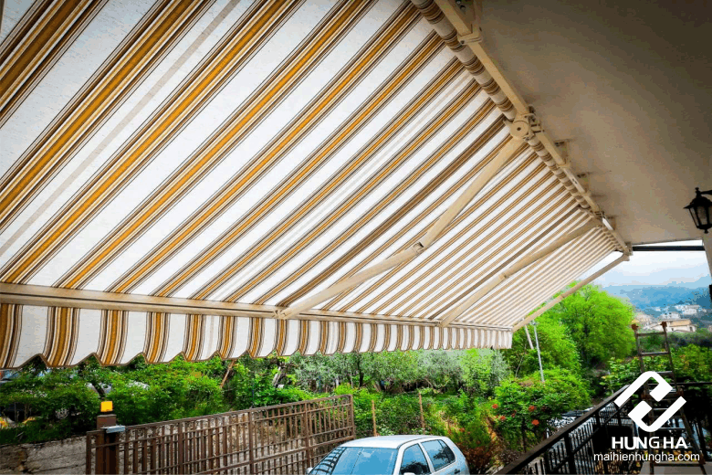 Khung mái hiên chắc chắn cho mùa mưa