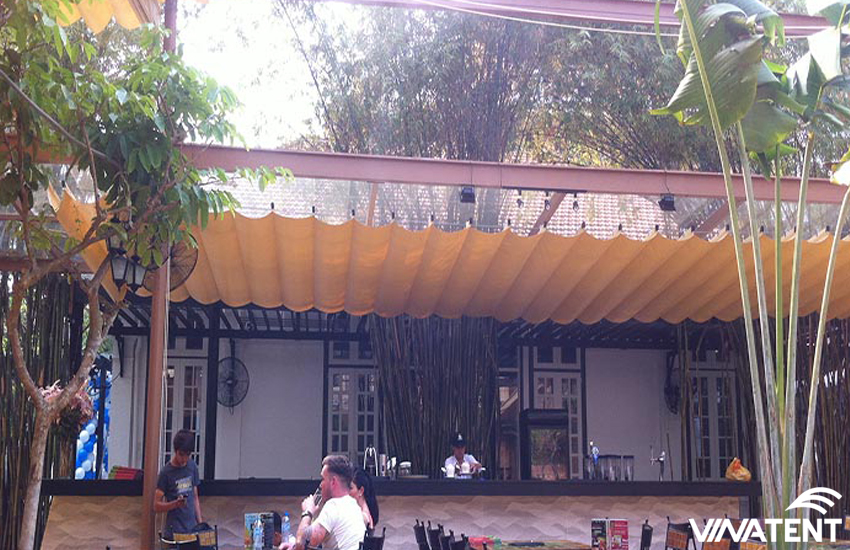 sử dụng mái xếp cho quán cafe