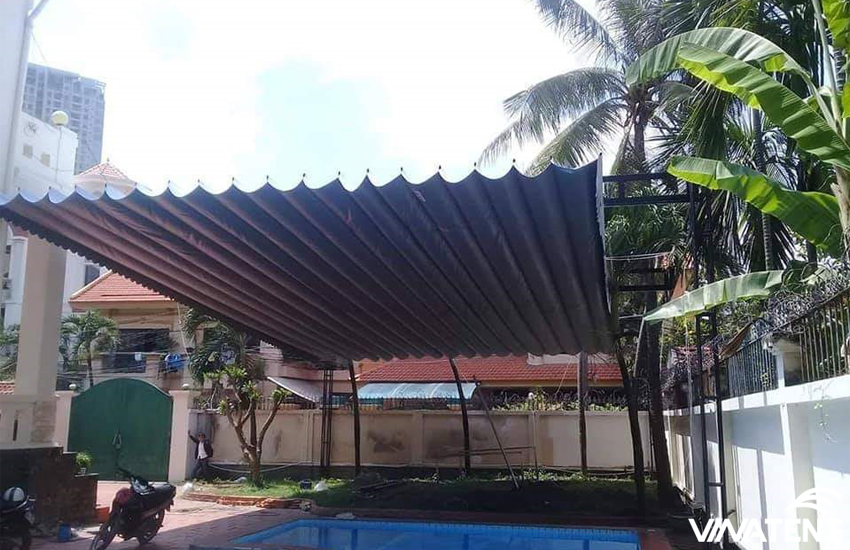 sử dụng mái xếp di động cho không gian bể bơi