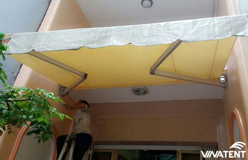 thi công mái hiên di động trước hiên nhà