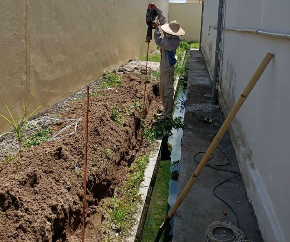 Đóng thêm cọc cho bãi tiếp địa chưa đạt điện trở đất