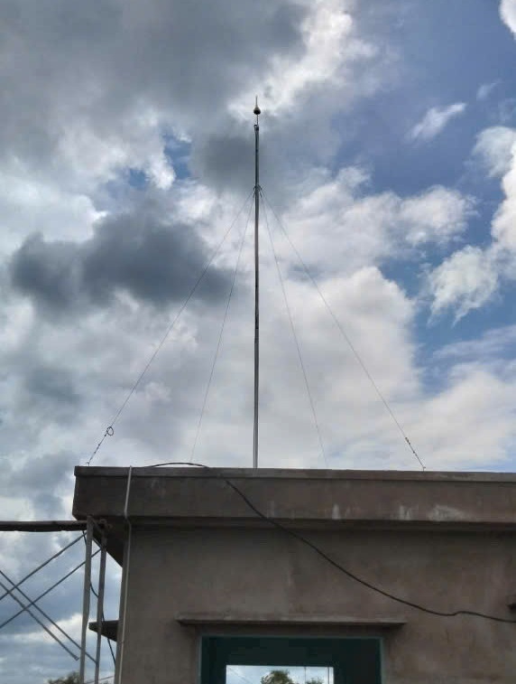 Hoàn thành lắp đặt kim thu sét Liva BX125