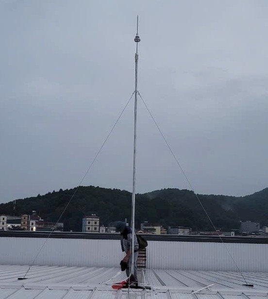 Lắp kim thu sét Liva LAP BX175