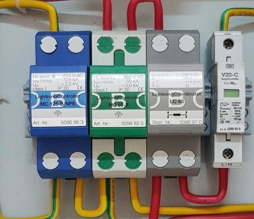 Lắp thiết bị cắt sét 1 pha OBO MC 50-B VDE