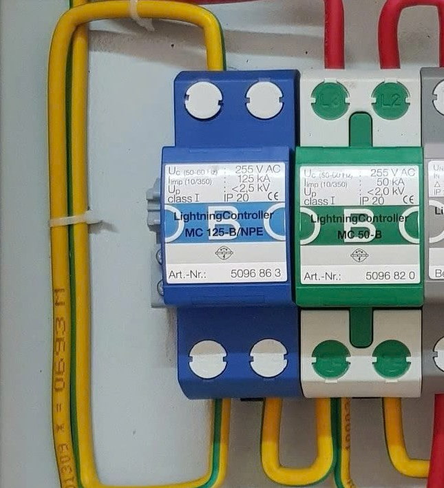 Lắp thiết bị cắt sét OBO MC125-B NPE