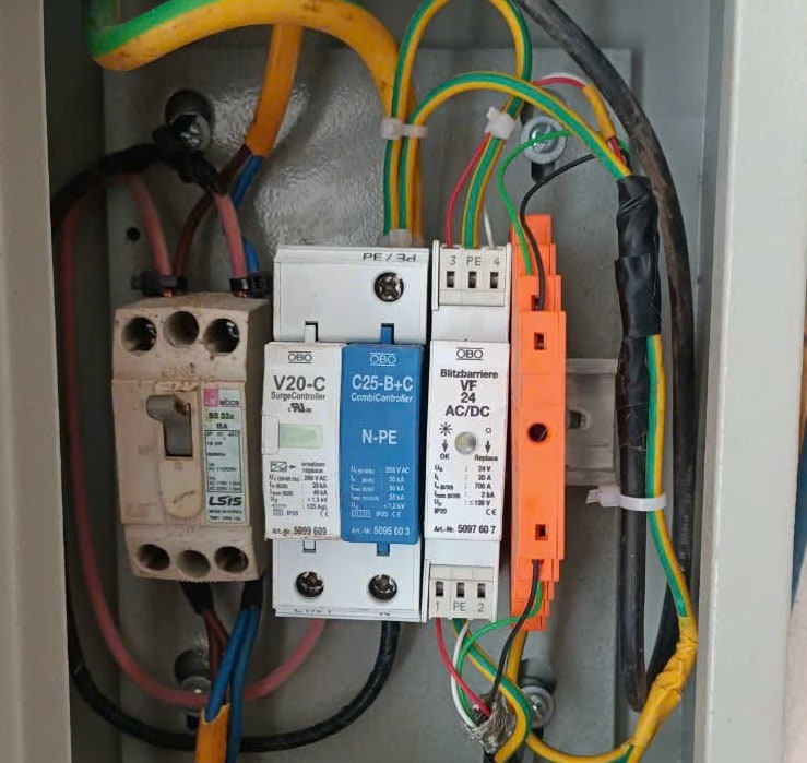 Lắp thiết bị chống sét OBO V20-C1+NPE-280 trong tủ cân điện tử