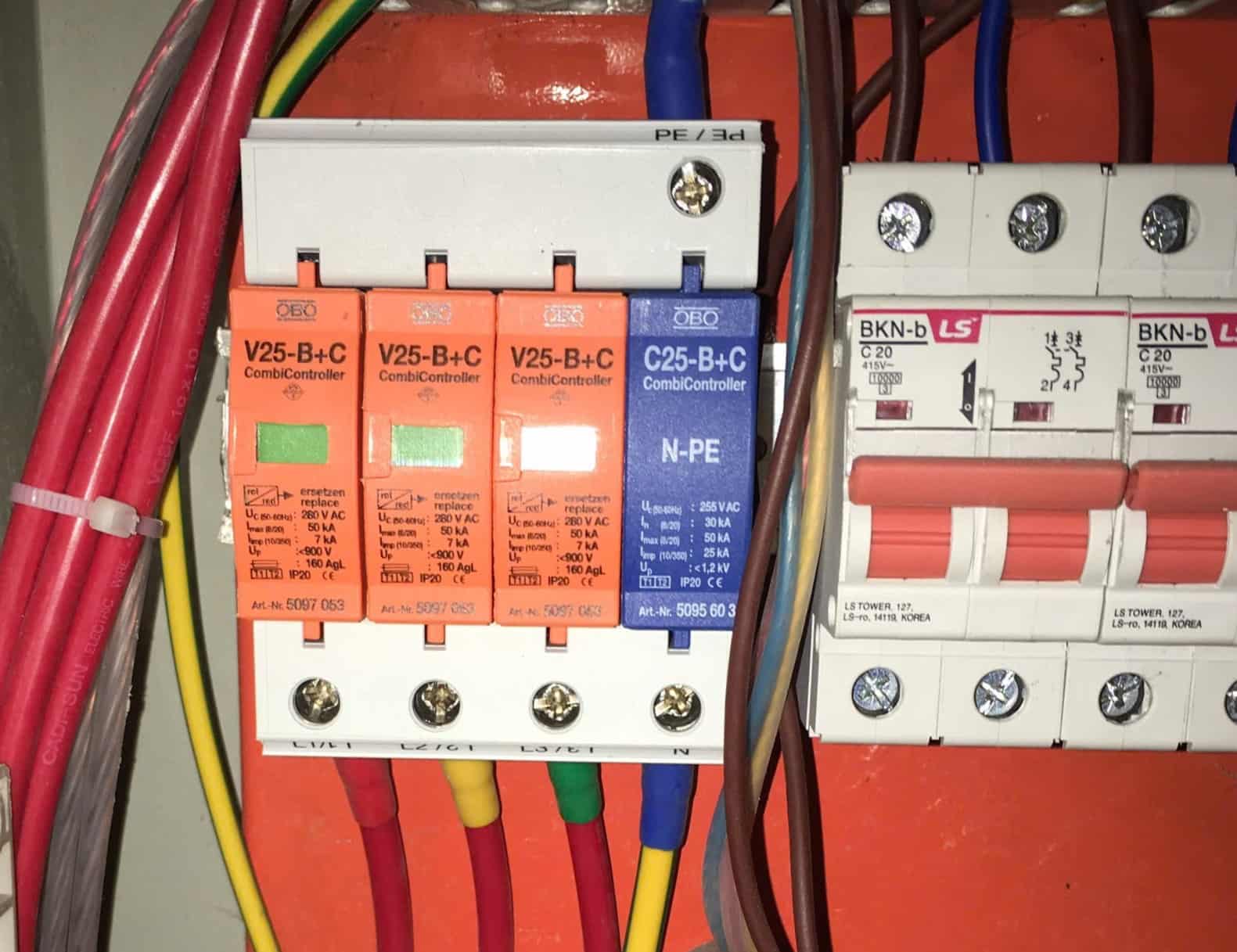 Lắp chống sét OBO V25-B+C3+NPE trong tủ điện phân phối 3 pha