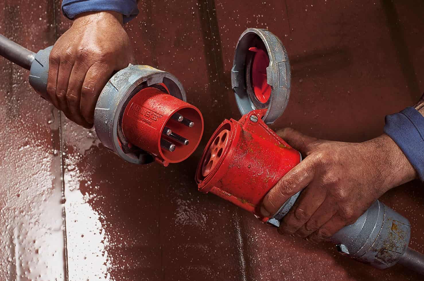 Ổ cắm công nghiệp mennekes dùng trong môi trường ẩm ướt