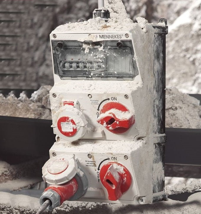 Ổ cắm, phích cắm công nghiệp dùng trong môi trường dễ cháy nổ