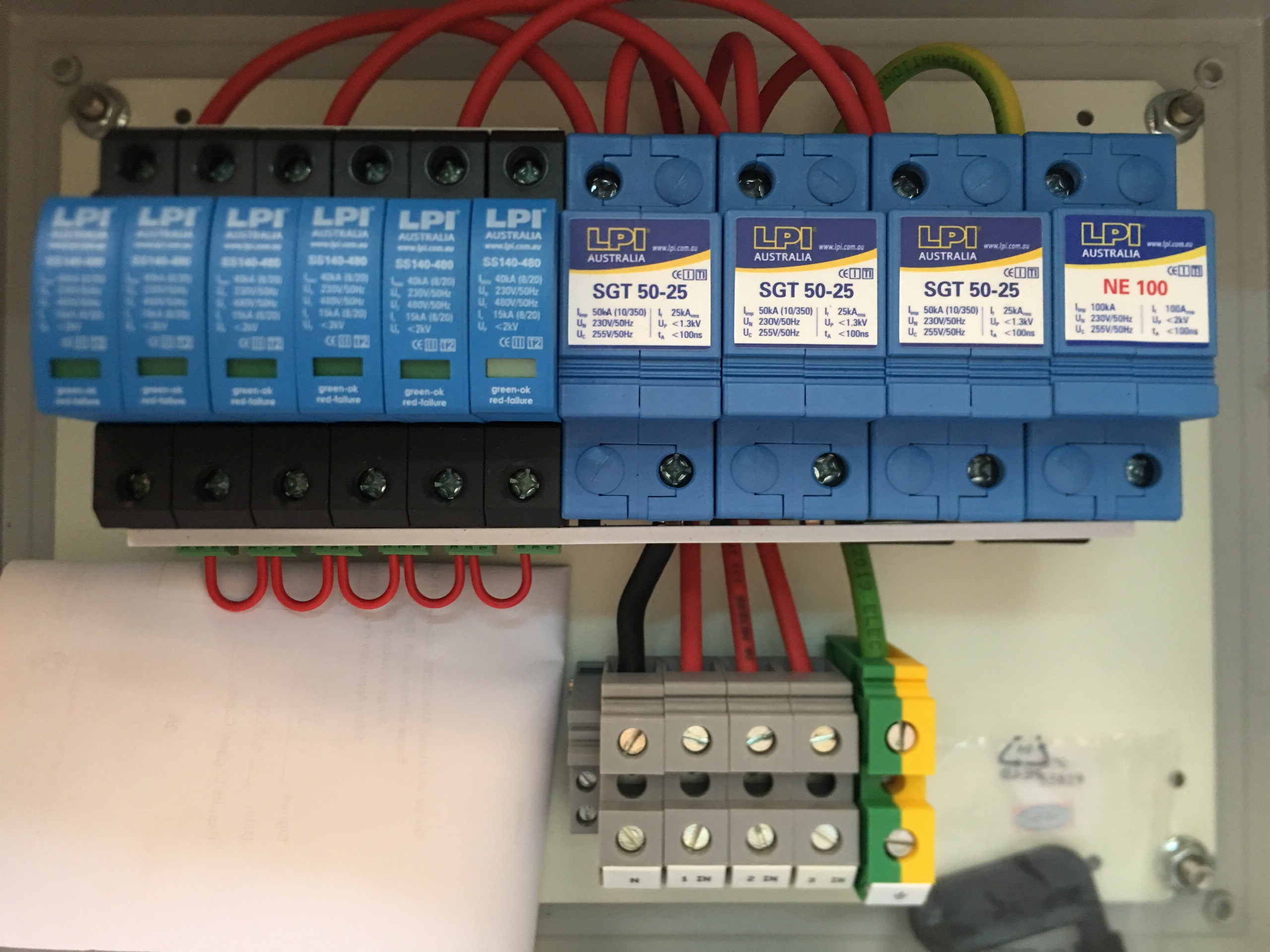 tủ cắt sét 3 pha lpi