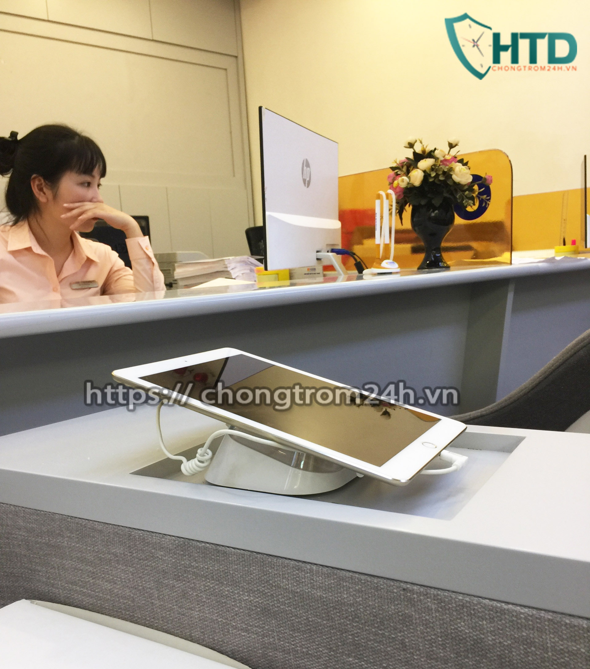 Chống trộm máy tính bảng tại ngân hàng