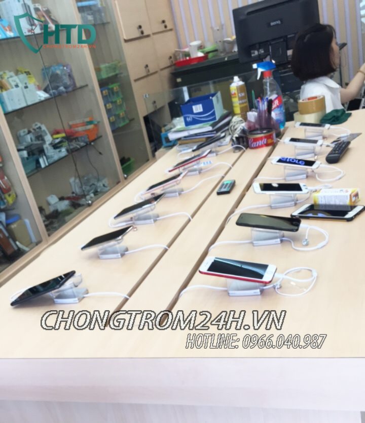 Chống trộm điện thoại trưng bày tại Hoàng Hà Mobile