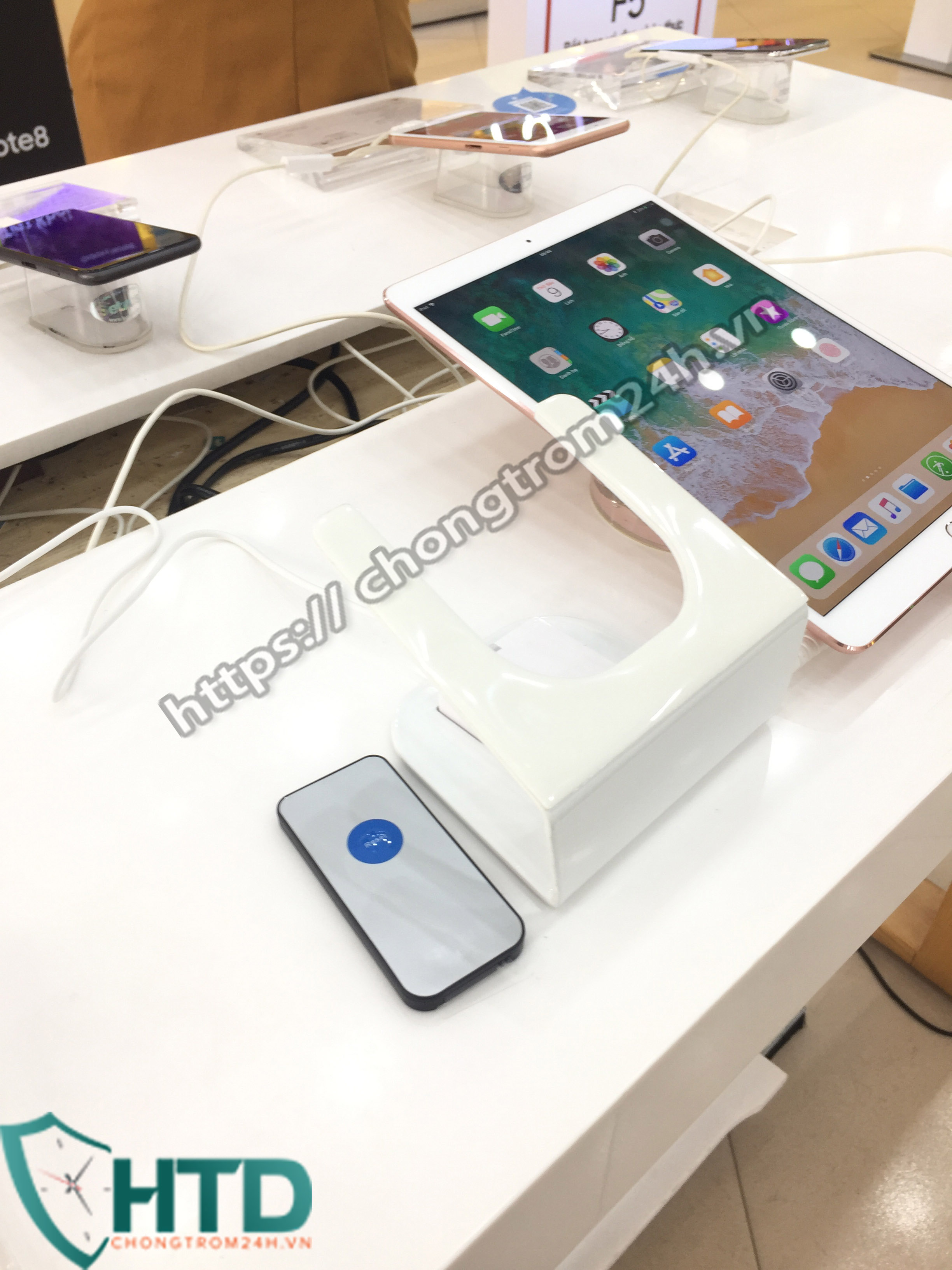 Chống trộm máy tính bảng TA102 – tại sao lại được cửa hàng tin dùng